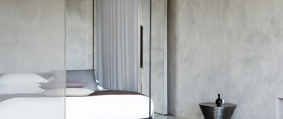 FR-One Offa & Gossy fabric in a room setting