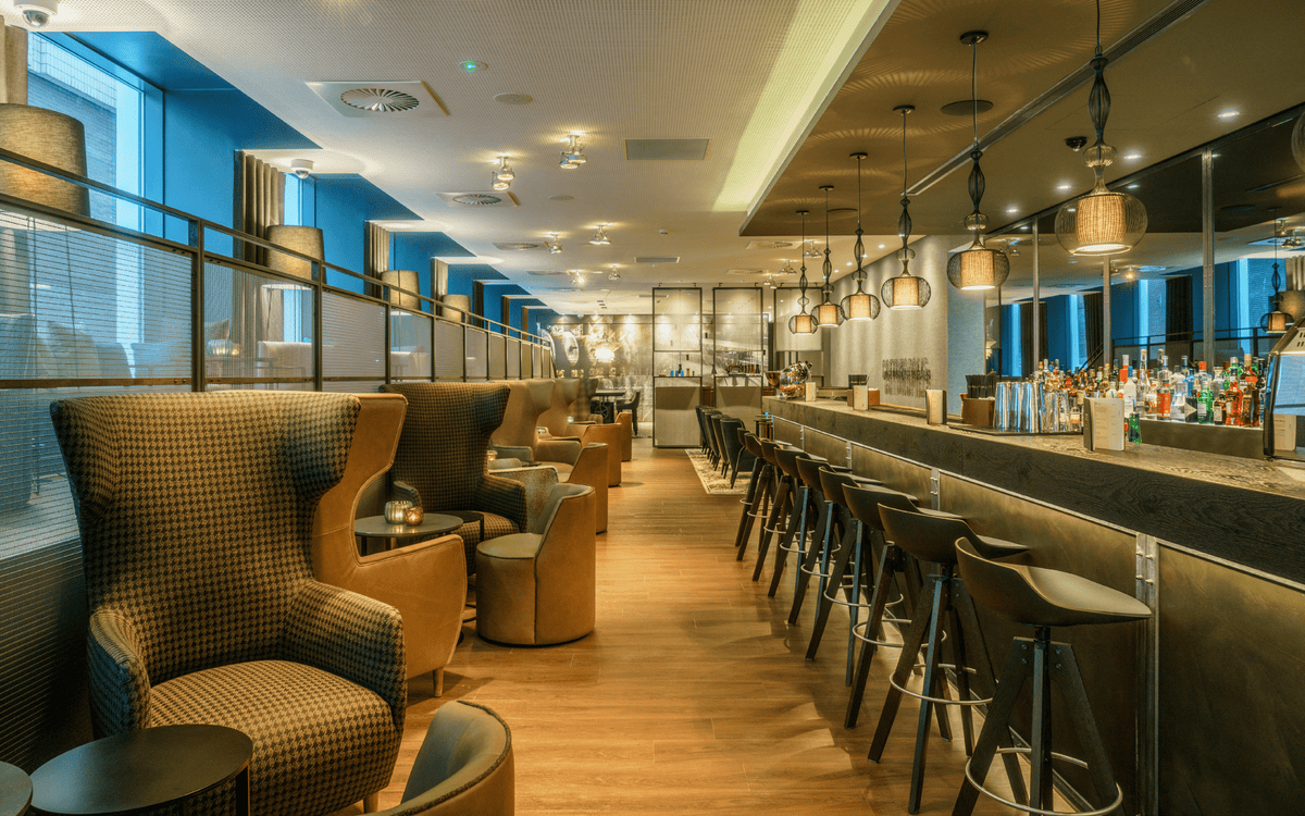 Silk cushions, Motel One bar interior