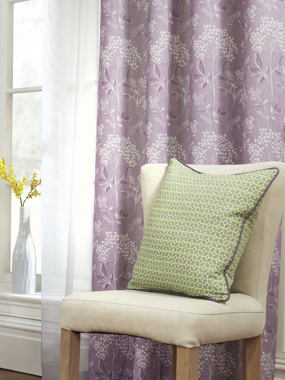 Edmund Bell Derwent fabric in a room setting