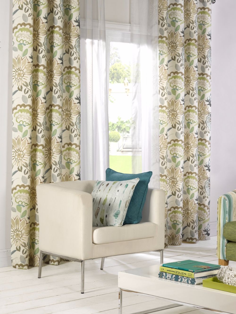 Jardin FR curtain fabric lifestyle room shot
