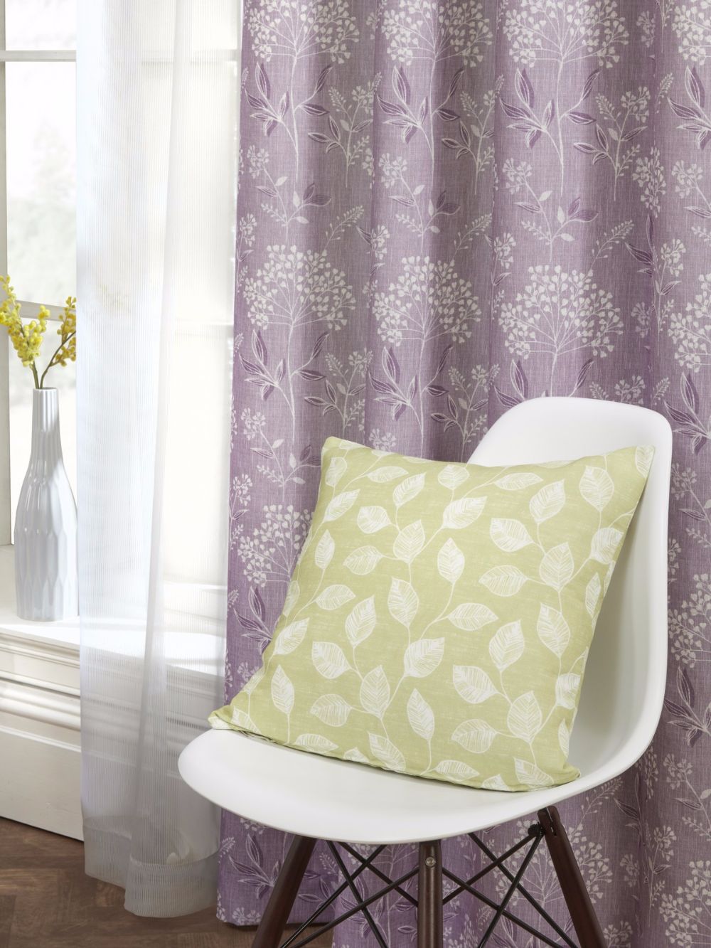 Edmund Bell Windermere fabric in a room setting